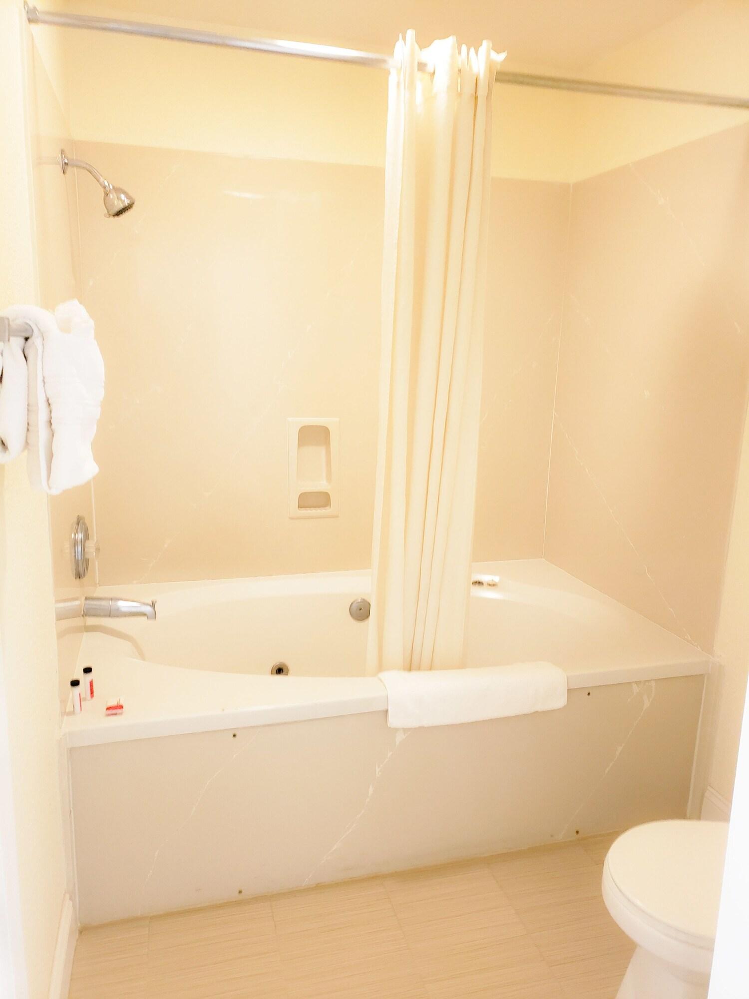 ซูเปอร์ 8 บาย วินด์แฮม ออเบิร์น Hotel ภายนอก รูปภาพ