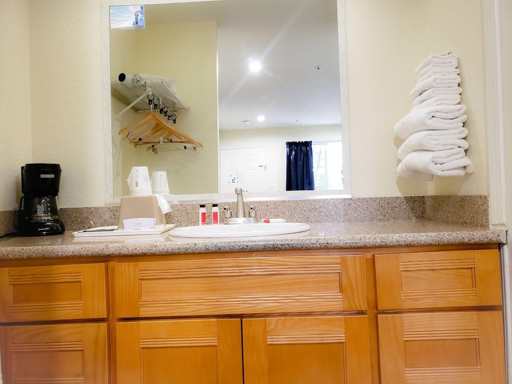ซูเปอร์ 8 บาย วินด์แฮม ออเบิร์น Hotel ภายนอก รูปภาพ