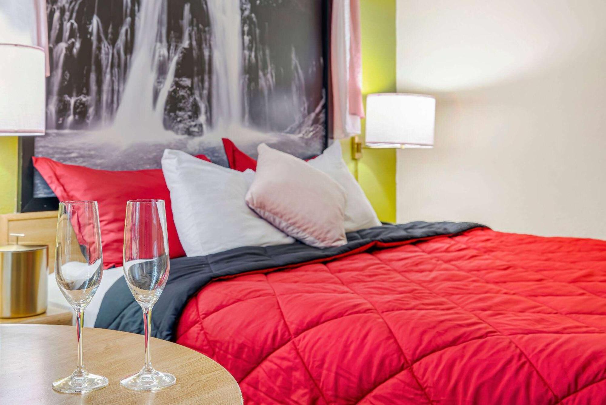 ซูเปอร์ 8 บาย วินด์แฮม ออเบิร์น Hotel ภายนอก รูปภาพ