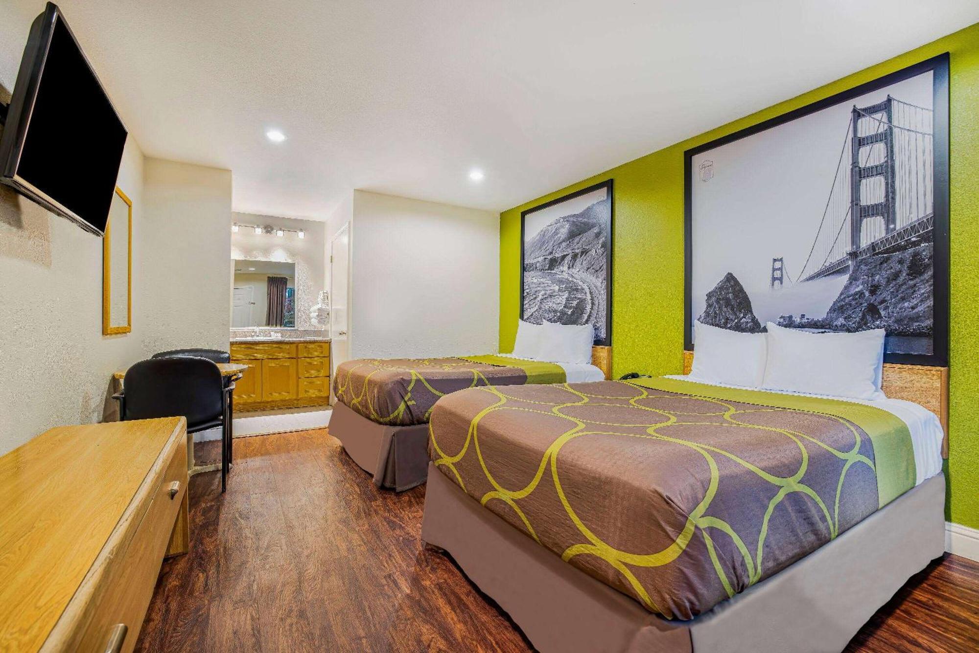 ซูเปอร์ 8 บาย วินด์แฮม ออเบิร์น Hotel ภายนอก รูปภาพ